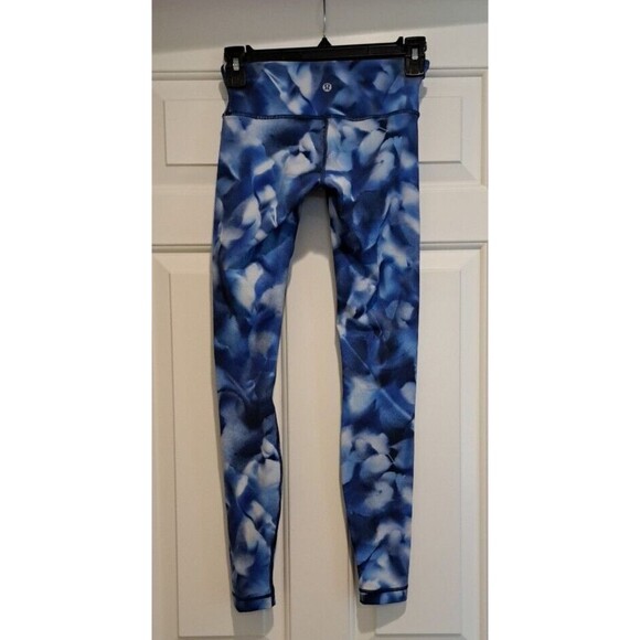 Lululemon Wunder Under Low-Rise Tight Full-On Luxtreme 28" Size 2 Blue Tie Dye - Picture 2 of 9